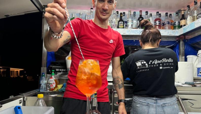 L’ApeRello: Street Food con Crêpes Dolci e Cocktail per Serate Indimenticabili