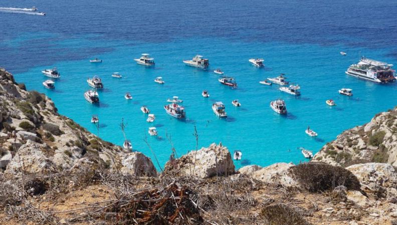 La calda estate di Lampedusa: è boom di turisti